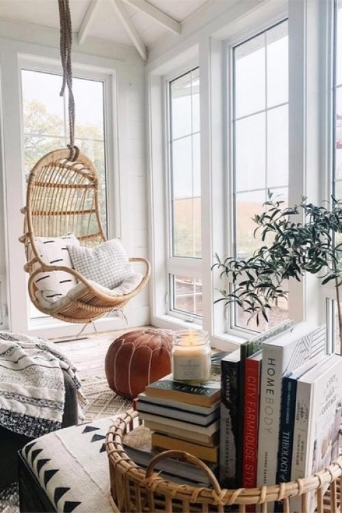 Подвесное кресло в доме. 03