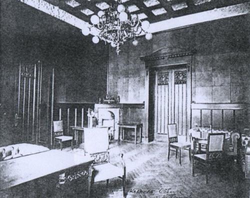 Возвращаясь в отель, мы увидели манящий свет из красивой парадной. 07 Возвращаясь в отель, мы увидели манящий свет из красивой парадной. 07