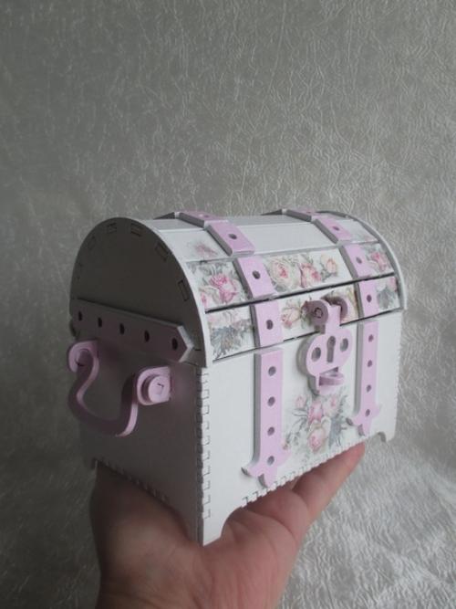 Потянуло к сундуку, в стиле шебби шик. 03