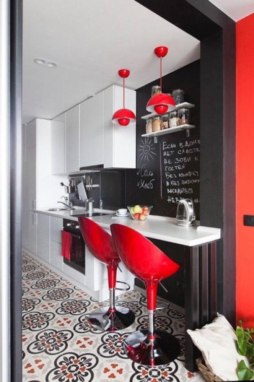 Кухня в коридоре, а спальня в нише. 01