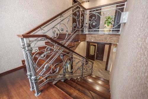 Продается построенный по индивидуальному проекту отдельно стоящий жилой дом в супонево. 09