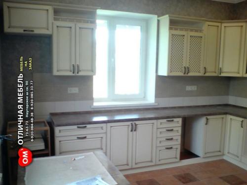 Кухни_орелмаркет. Кухня нашего производства с беларусскими фасадами из крашеного МДФ с благородной классической фрезеровкой и патинированием. 03