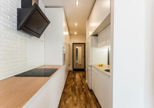 Маленькая квартира - студия с кухней в коридоре. 07