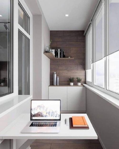 Простой, но в то же время хорошо продуманный вариант обустройства балкона. 01