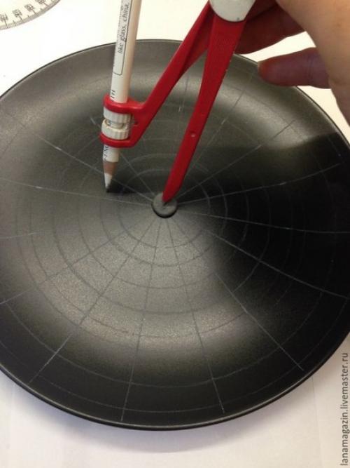 Роспись тарелки в технике Point - to - Point. 06