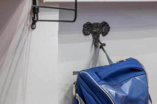 Всем привет!  В прошлом году купили маленькую трехкомнатную квартиру (56 кв. 07