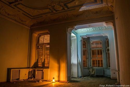 Интерьеры Дома со Змеями. 03