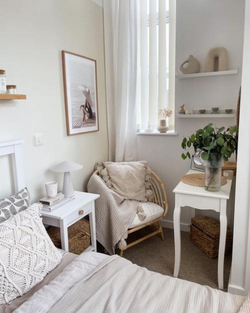 Хозяева этого очаровательного светлого дома восстанавливали дом с ограниченным бюджетом, при этом большая часть ремонта была сделана вручную. 06