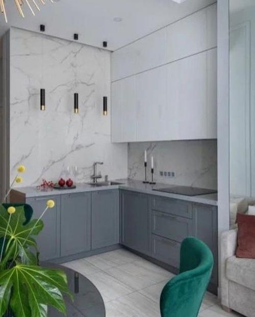 Кому-то очень нравится синий. 02