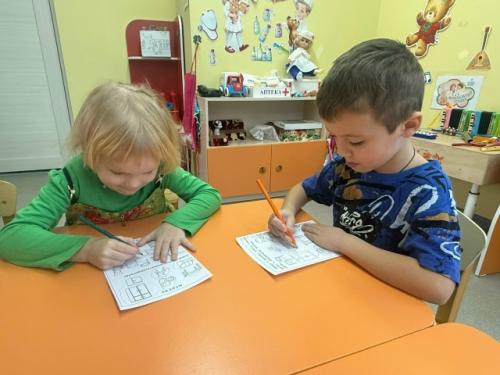 Много мебели в квартире. 01