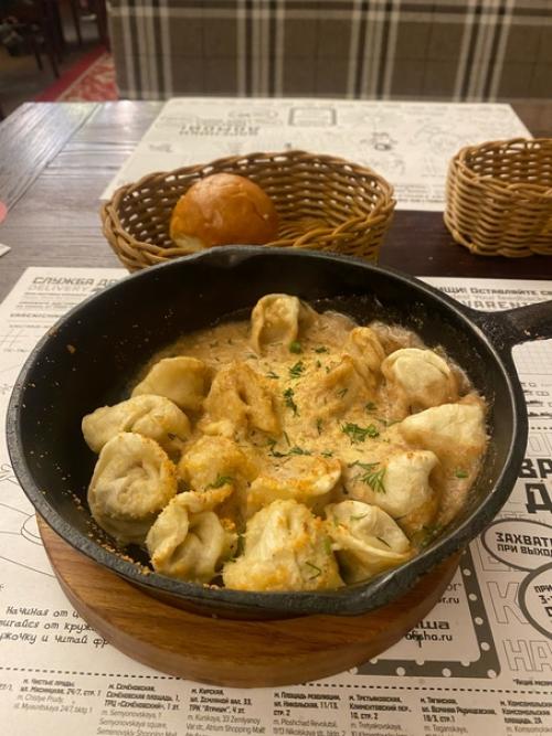 Знаменитая вареничная номер 1 на Никольской в центре Москвы. 07