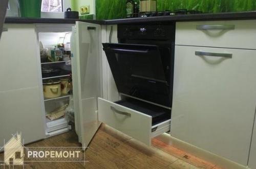 Совсем небольшая кухня. 02