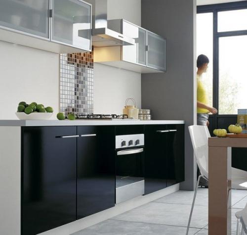 Черно-белый интерьер можно создать в ванной комнате, гостиной, кухне, подойдет он и для интерьера спальни. 04