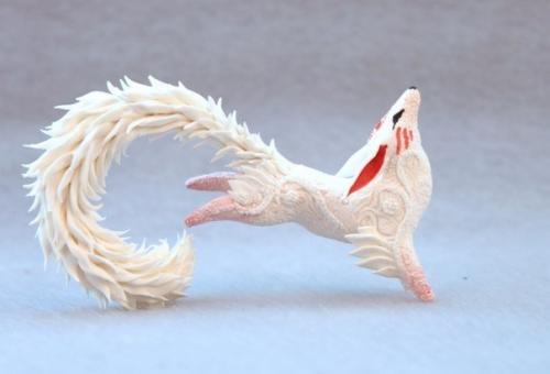 Евгений хонтор - российский художник, создающий сказочные и яркие игрушки, каждая из которых состоит из множества деталей. 06