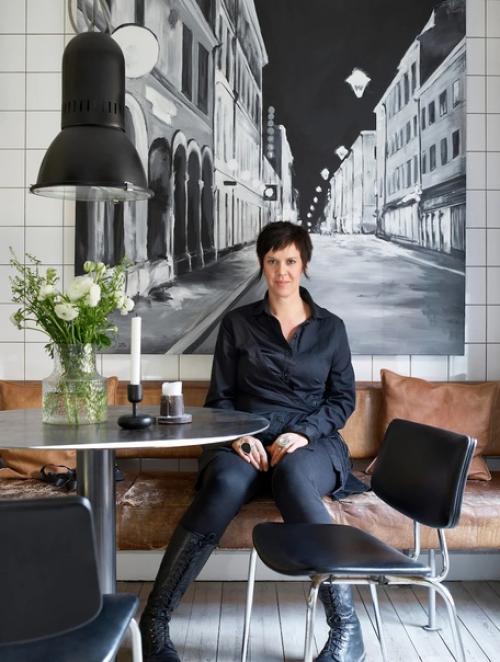 Сталь, камень, дерево и кожа являются доминирующими материалами в доме архитектора интерьеров и художника Матильды скоглунд в Стокгольме. 02