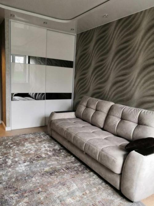 Интерьер гостиной. Выполненной в однотонной манере. 02