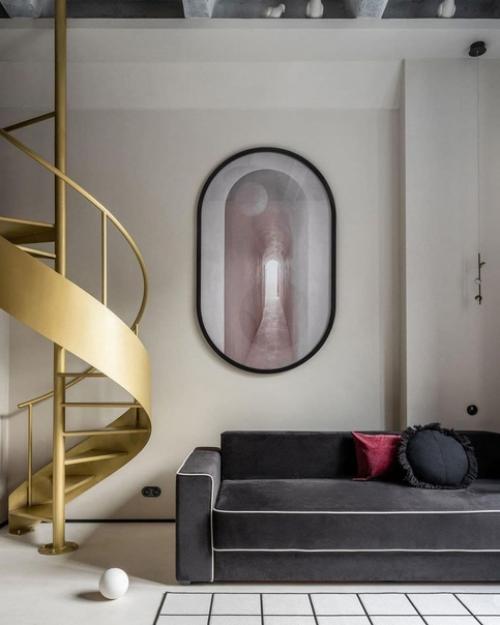 Двухуровневая квартира.  Оформление квартиры в белом и золотом цвете - удачное решение в данном случае. 09