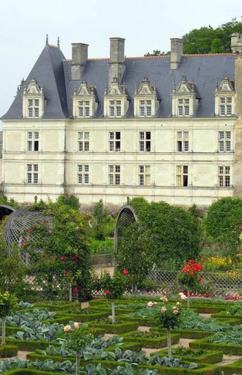 Замок вилландри.   Замок вилландри расположен недалеко от Луары. 05