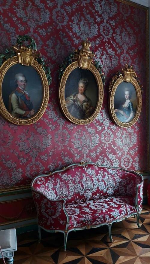 Лишь в том случае, если есть желание увидеть настоящую усадьбу Xviii века, то надо ехать в Кусково. 04