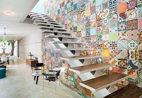 Все стремятся придать дому необычный вид, добавить какую-то изюминку, оживить интерьер и наполнить его индивидуальностью. 01