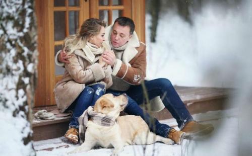 Наталья варвина и Алексей михайловский празднуют новоселье. Наталья варвина и Алексей михайловский празднуют новоселье.