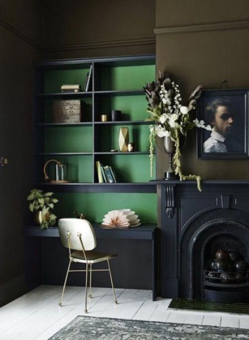 Насыщенный бутылочно - зеленый. 06