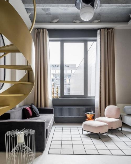 Двухуровневая квартира.  Оформление квартиры в белом и золотом цвете - удачное решение в данном случае. 07