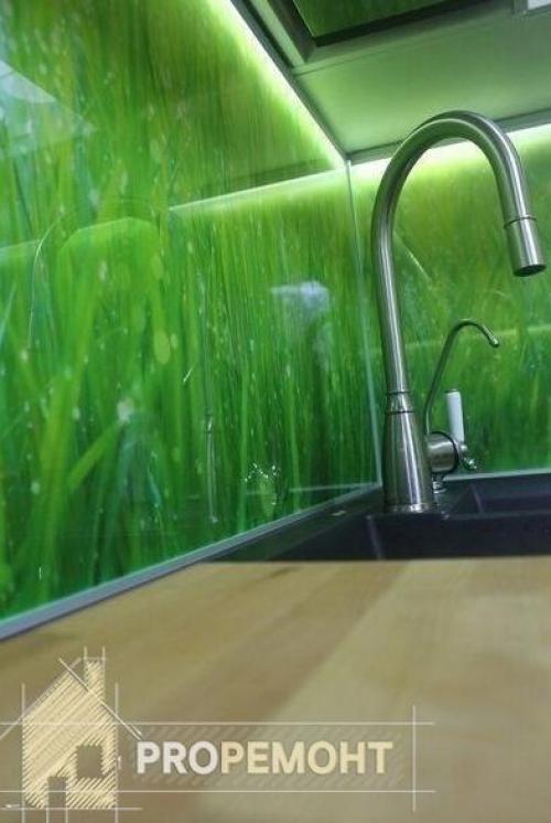 Совсем небольшая кухня. 04