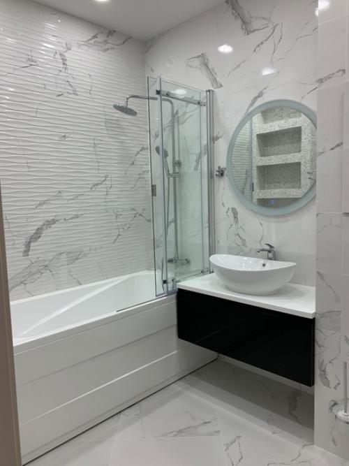 Сделали вот такой ремонт в ванне. 01