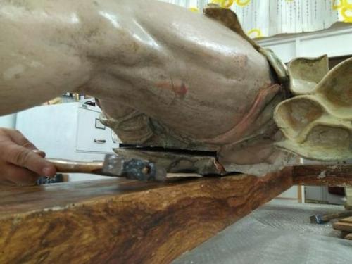 Капсула Времени в ягодицах Христа.