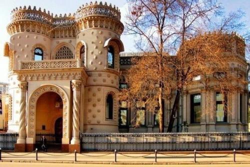 Десять самых необычных зданий столицы. 01