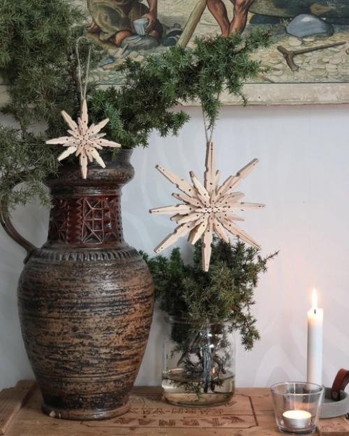 Этот скандинавский дом прекрасно вписывается в зимнюю местную среду, являясь гармоничной её частью. 03