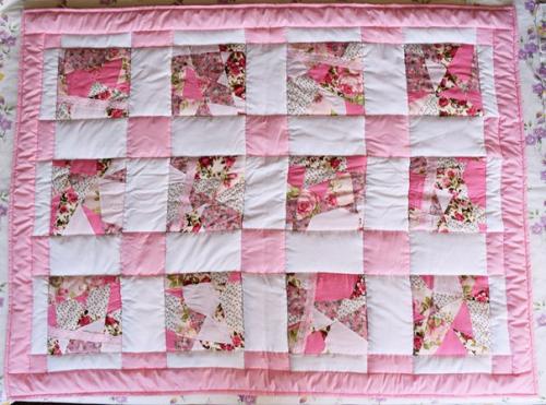 Теплое одеяльце для девочки от рождения до трех/четырех лет - прекрасный подарок новорожденной принцессе и ее родителям. 02