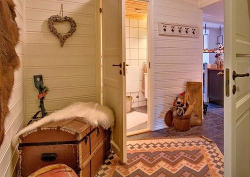 Детали.  Сундук в интерьере. 08