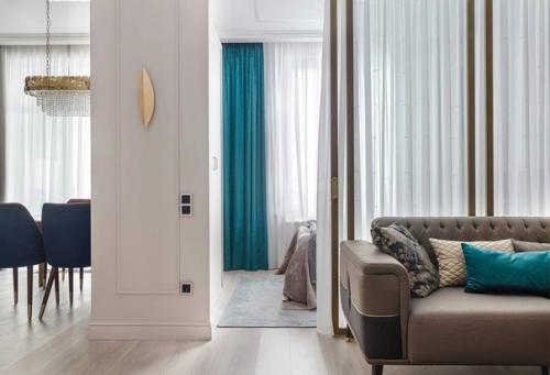 Интерьер однокомнатной квартиры в стиле неоклассика. 02