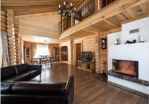 Шикарный дом_из_оцилиндрованного_бревна диаметром 24 см, площадью 161 кв. 02