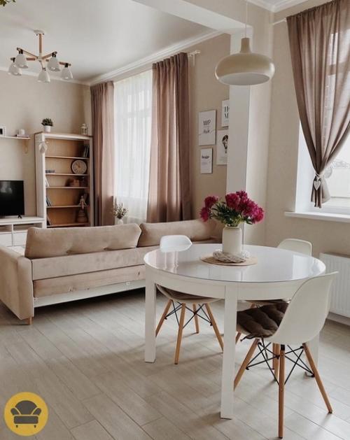 Пусть интерьер квартиры и выглядит однотонно, но зато такое оформление дарит невероятно теплую и уютную атмосферу тепла, любви и добра. 01