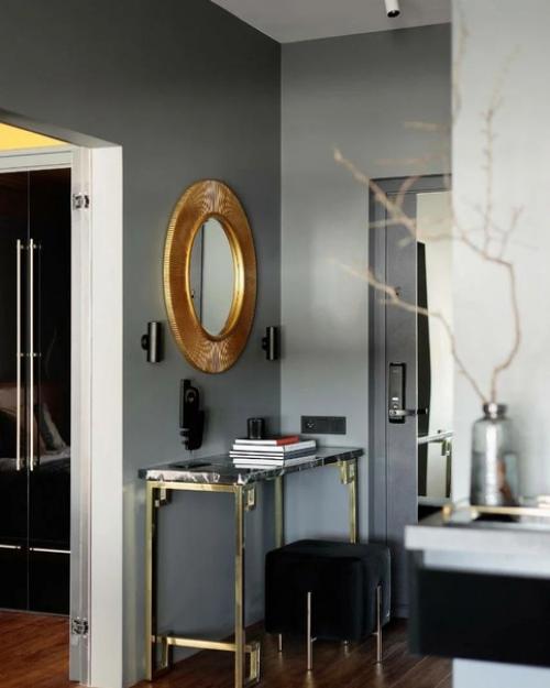 Интерьер студии темных тонах с яркими цветовыми акцентами. 06