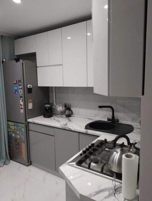 Интерьер небольшой кухни. 04