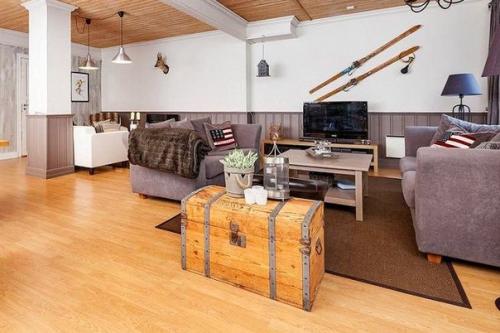 Детали.  Сундук в интерьере. 03