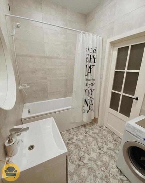 Пусть интерьер квартиры и выглядит однотонно, но зато такое оформление дарит невероятно теплую и уютную атмосферу тепла, любви и добра. 09