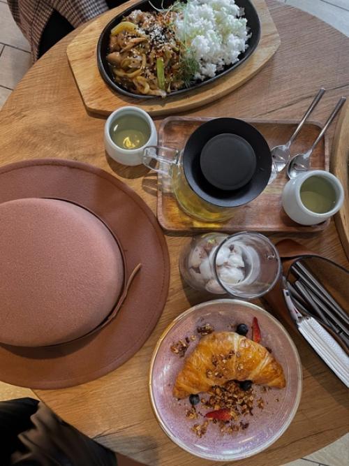 Здравствуйте, вчера были в Stories. 01