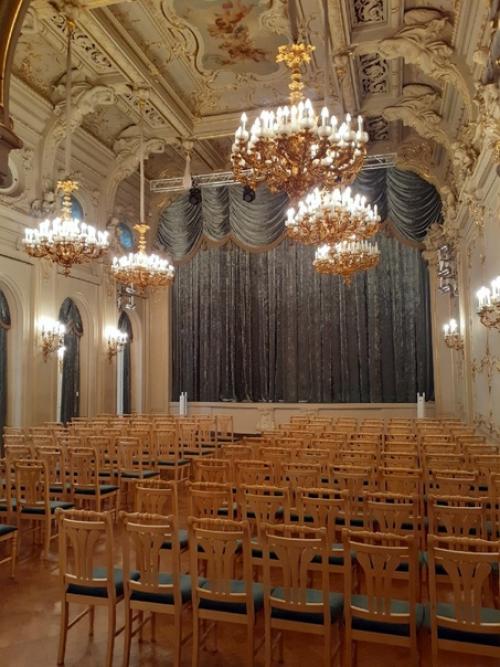 Владимирский дворец. Один из особняков, расположенных на дворцовой набережной, напоминает флорентийское палаццо. 04