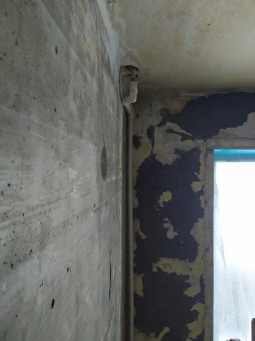 Меняли трубы отопления в квартире. 03