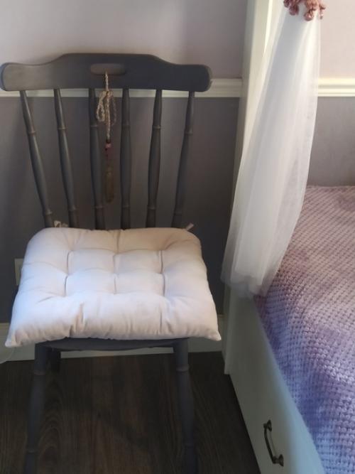 Стул и меловая краска. 03