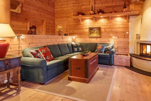 Детали.  Сундук в интерьере. 06