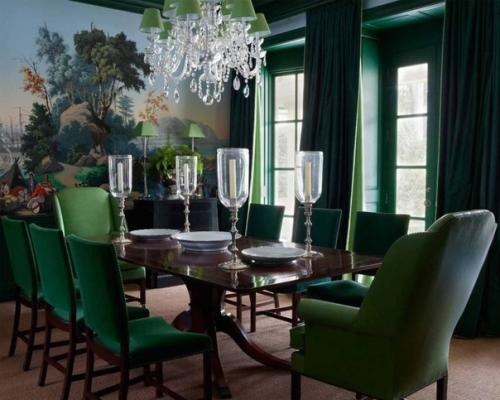 Насыщенный бутылочно - зеленый. 07