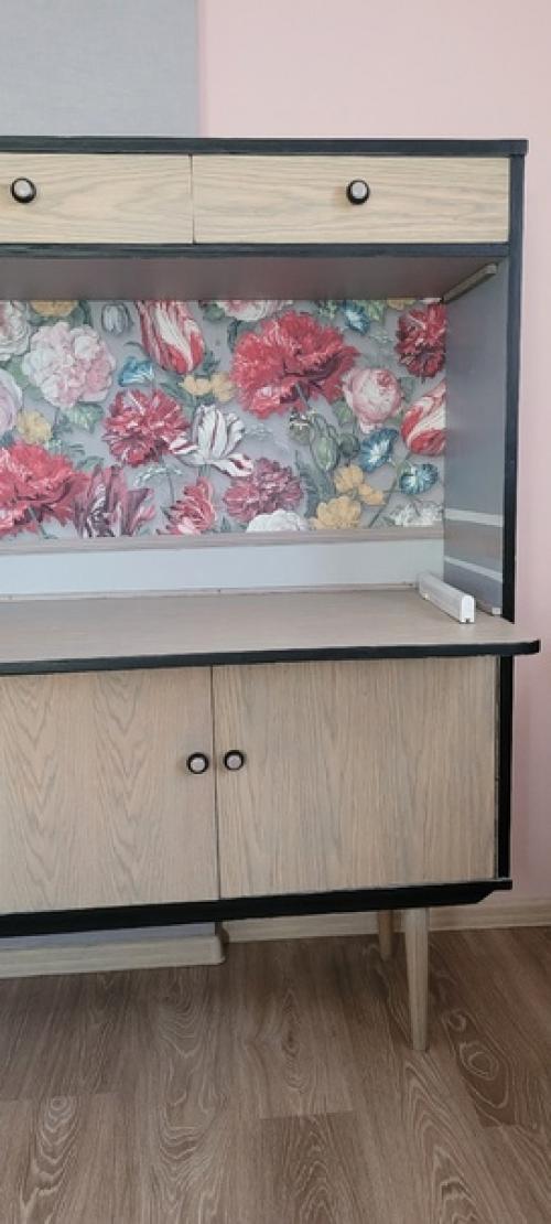 Хочу предложить в качестве идеи переделки сервант. 07