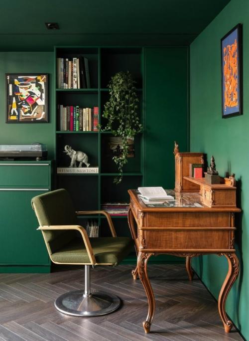 Квартира в Санкт-петербурге, расположенная в доме XIX века, стала тонким диалогом между прошлым и настоящим. 02