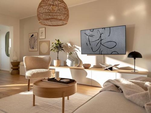 Таким образом, если резюмировать кратко, то основные черты дизайна в скандинавском стиле это: 03